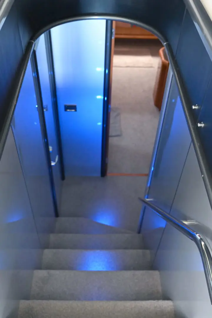 Royal Star Yacht 90ft — photo 2 of 8