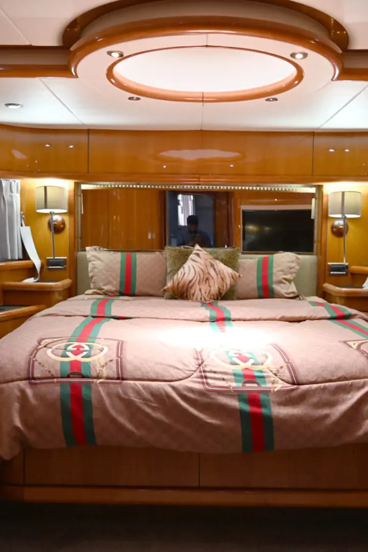 Royal Star Yacht 90ft — photo 7 of 8