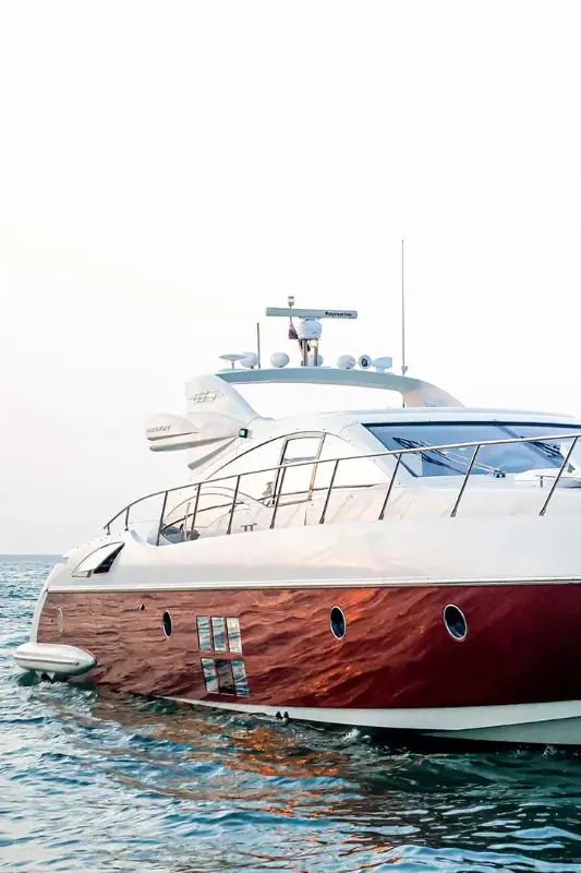 Sky Walker Sura Yacht — photo 1 of 5