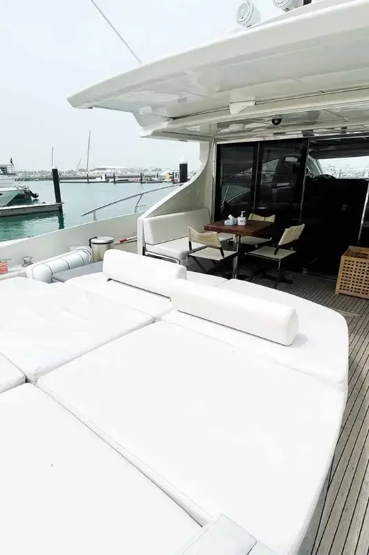 Sky Walker Sura Yacht — photo 5 of 5