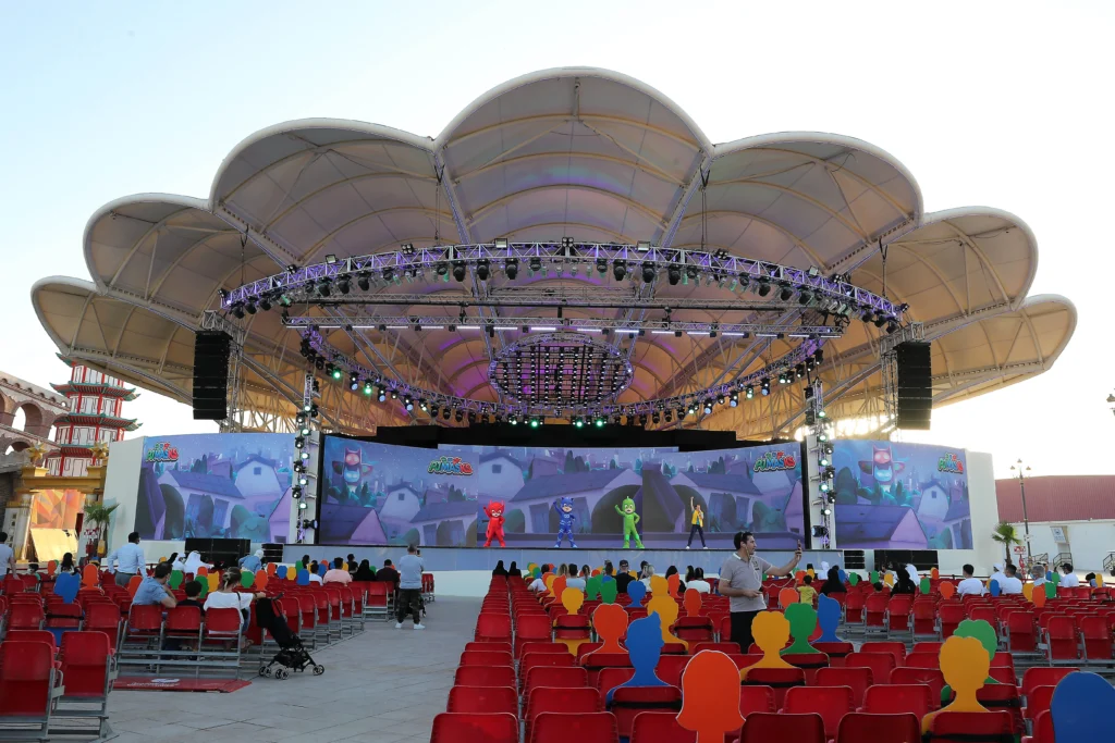 Live entertainment and cultural shows at Dubai Global Village amphitheater