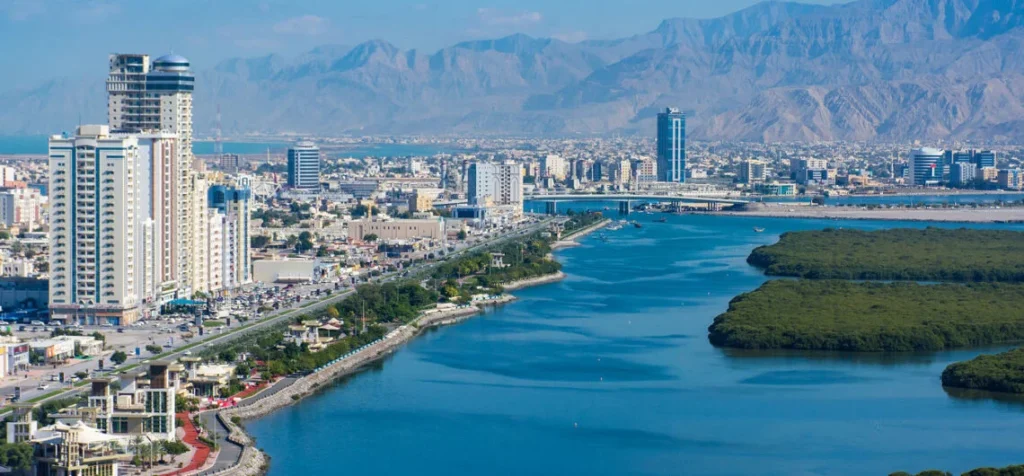 Top places to visit in Ras Al Khaimah featuring mountains, beaches and scenic landscapes