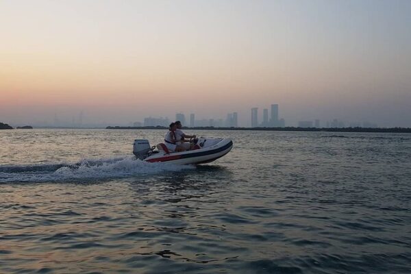 Self-Drive Boat Experience - Image 6